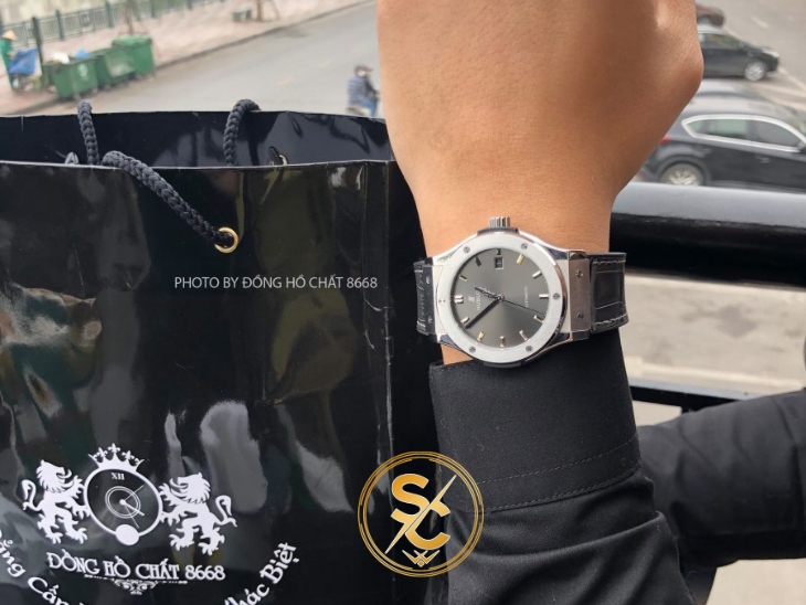 dong ho hublot mau xam Phiên bản Hublot xám Replica sở hữu vẻ đẹp đơn giản nhưng không kém phần ấn tượng