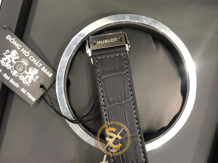 dong ho hublot xam Dây đeo của Hublot Classic Fusion 542.NX.7071.LR Replica 1:1 được chế tác tỉ mỉ từ cao su cao cấp