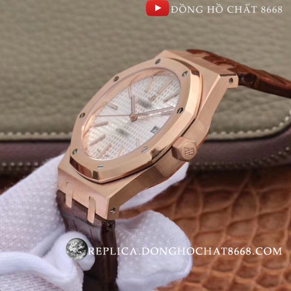 Khung vỏ chắc chắn và đẹp mắt trên đồng hồ Audemars Piguet Super Fake 